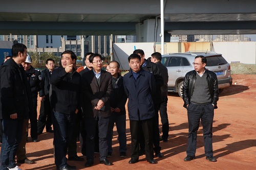 副市長(zhǎng)宋鈾一行調(diào)研我司昌南大道、洪都大道快速路改造項(xiàng)目